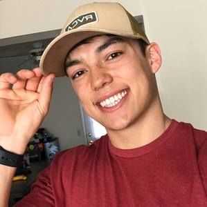 Meet your Posher, Adam